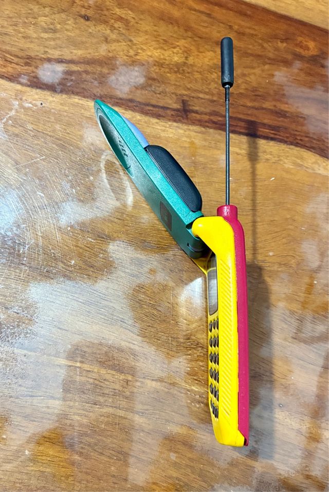 Motorola StarTAC 70 Rainbow