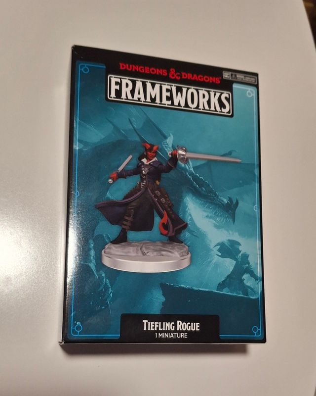 Miniatura D&D: Pícara Tiefling