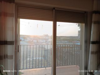 Ventana aluminio con persiana