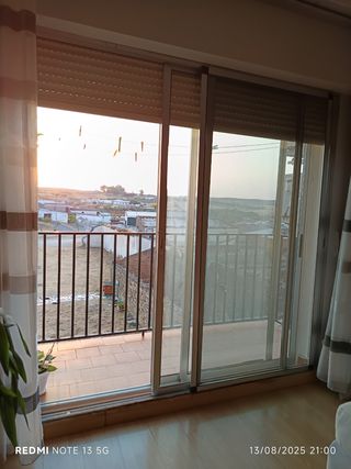 Ventana aluminio con persiana