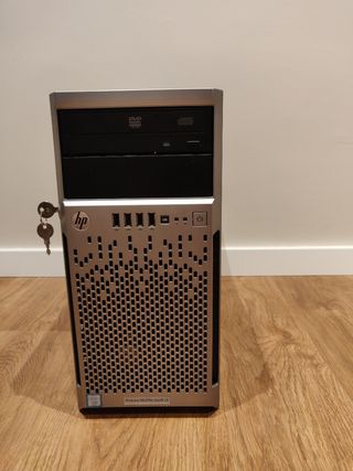 Servidor HP ProLiant ML310e Gen8 v2