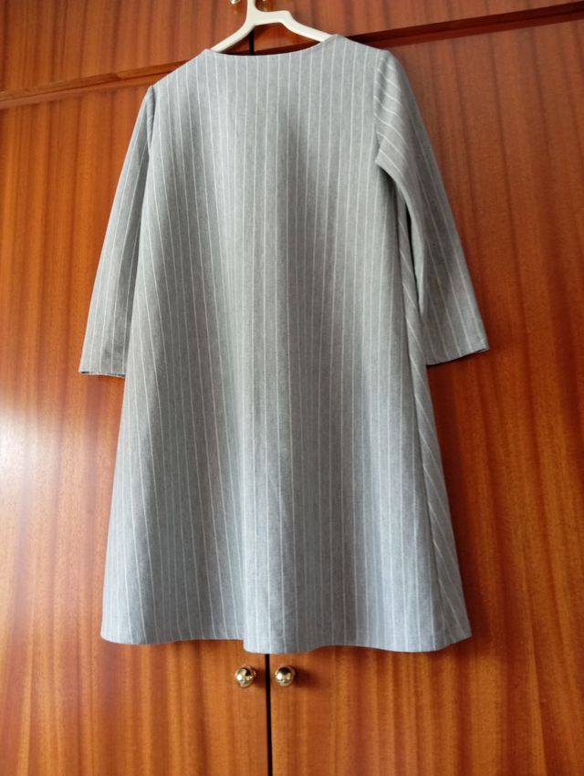 Vestido gris raya diplomática - Stradivarius