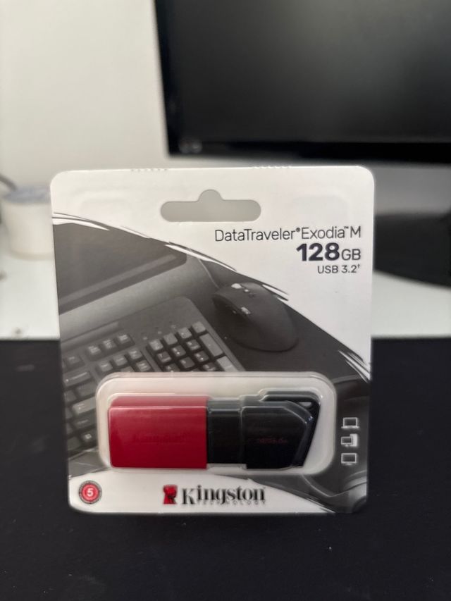 Pendrive Kingston DataTraveler Exodia M 128GB