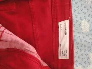 Vaqueros Zara Denim rojos - Talla S