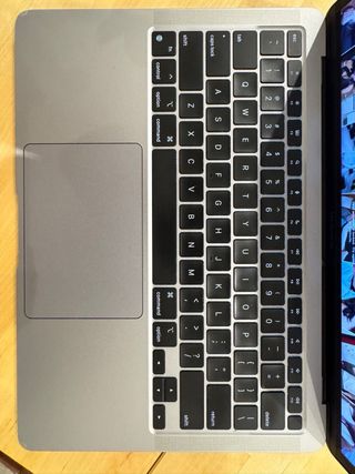 MacBook Air 2020 M1 – 8GB RAM / 256GB SSD 