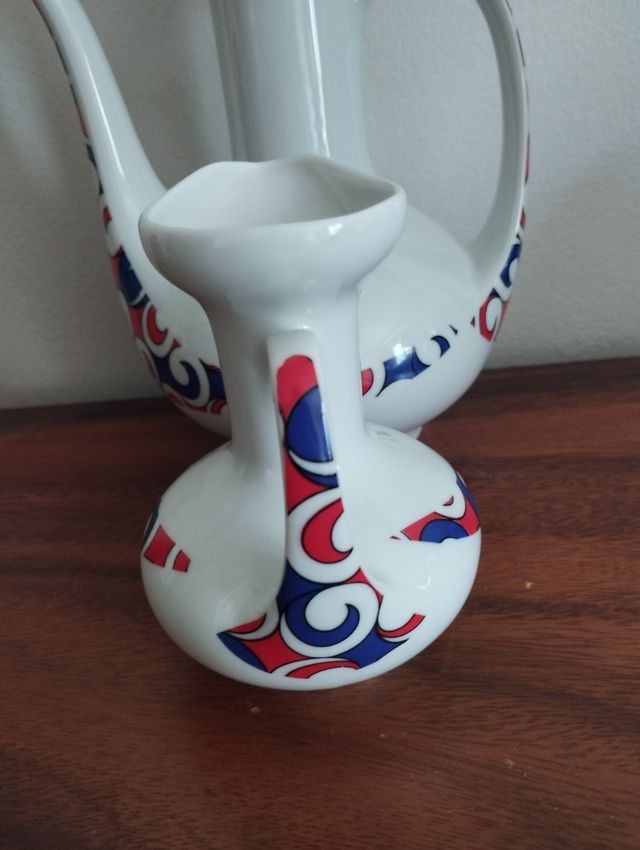 Precioso juego Cafetera y lechera Capeans vintage