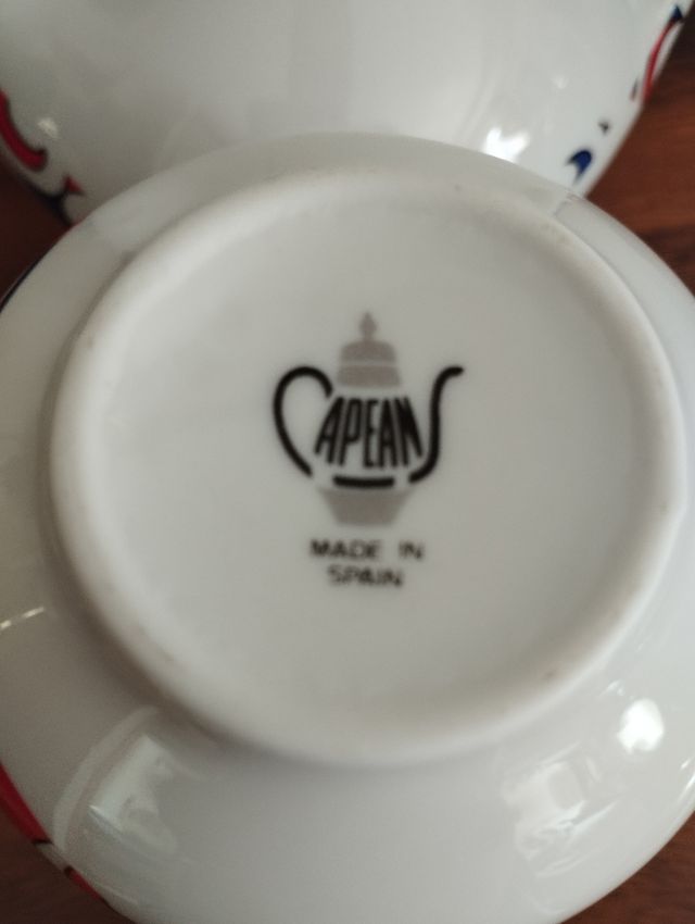 Precioso juego Cafetera y lechera Capeans vintage