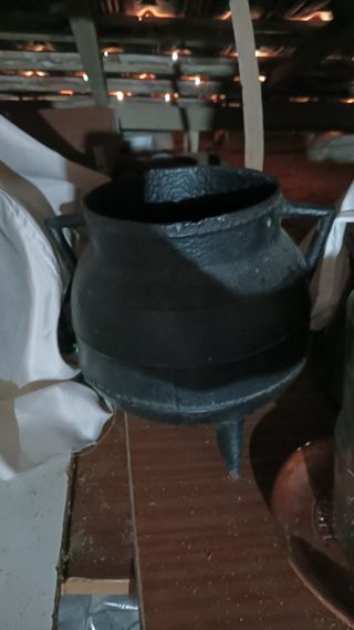 Antigua olla de hierro - Cazuela