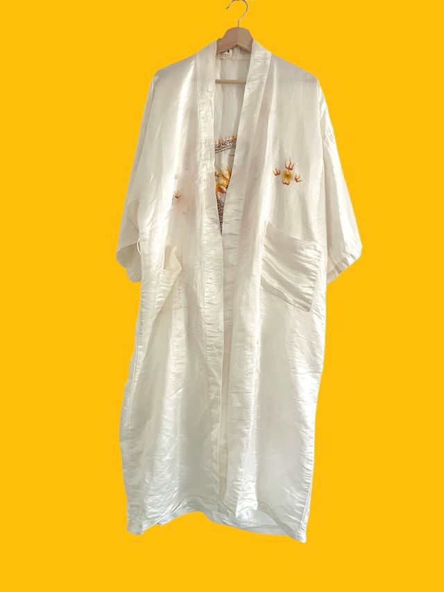 Kimono unisex in seta bianca ricamato con drago