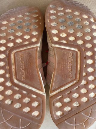 ZAPATILLAS ADIDAS NMD_R1 BOOST BEIGE ROSA MUJER
