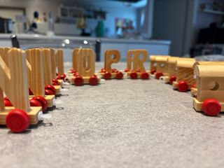 Trenino lettere legno