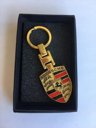 LLAVERO CON PORSCHE LOGO DORADO