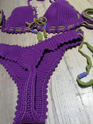 Bikini crochet morado y verde