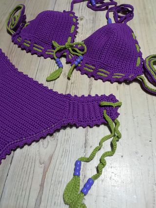 Bikini crochet morado y verde