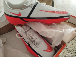 Botas fútbol Nike Phantom 
Talla 45