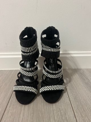 Tacones ALDO negros brillantes