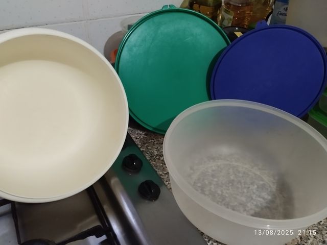 25Tuppers: todos con tapaderas,