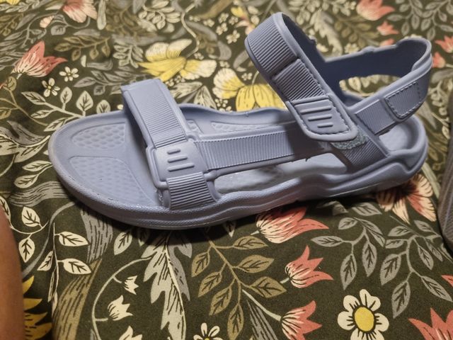 Sandalias goma azul claro