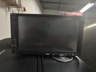 pantalla de coche muy bien cuidada 