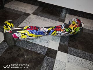 Hoverboard con diseño graffiti