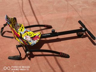 Hoverboard con diseño graffiti