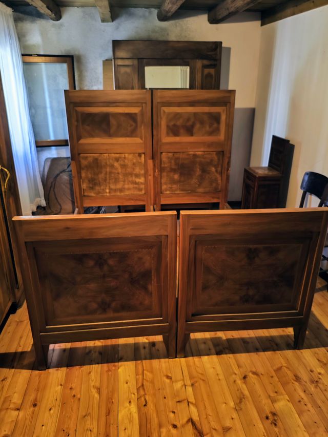 Camera da letto antica primi '900 in noce fiammato