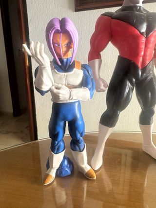 Ball: Trunks , Jiren, Goku desde 15€