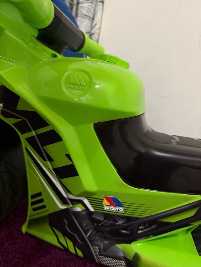 Moto correpasillos Molto - Verde