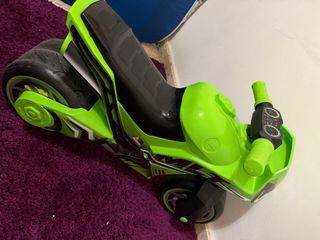 Moto correpasillos Molto - Verde