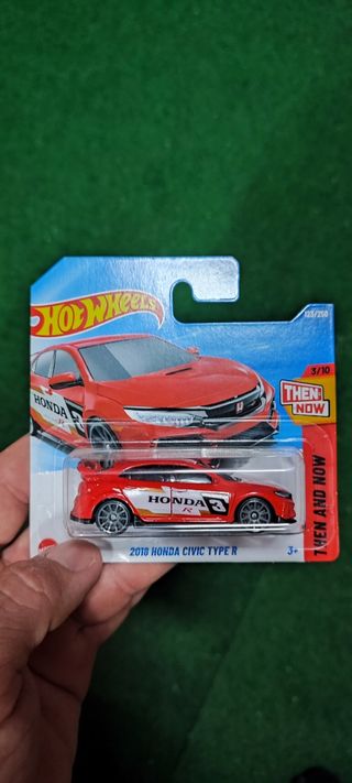 Hot Wheels '70 Chevy Camaro RS & 2018 Honda Civic 