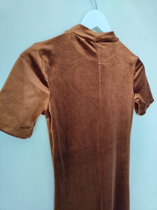 Vestido midi terciopelo-  Stradivarius -Talla S