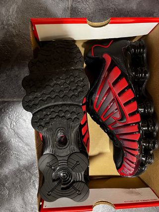 Zapatillas Nike Shox rojas y negras reales