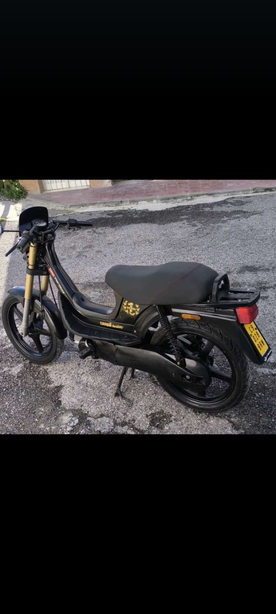 Derbi Variant Sport 50cc soy el segundo dueño .