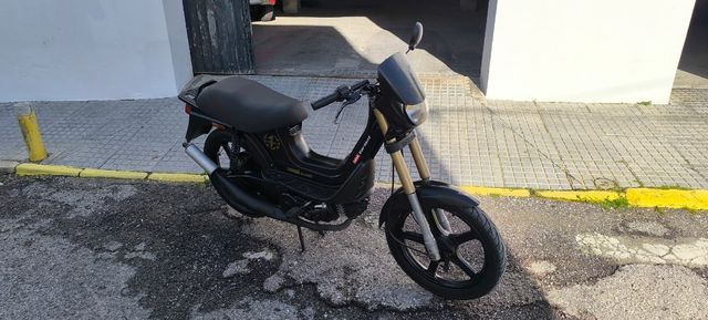 Derbi Variant Sport 50cc soy el segundo dueño .