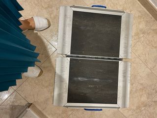 Silla de ruedas con mando en la parte trasera