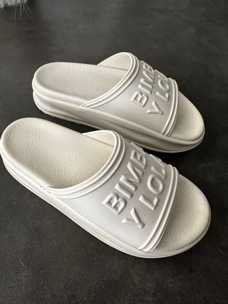 Chanclas Bimba y Lola blancas