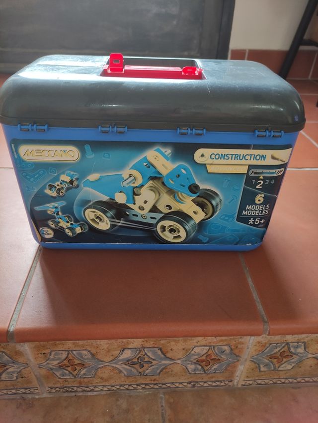 Mecano: piezas y maletín