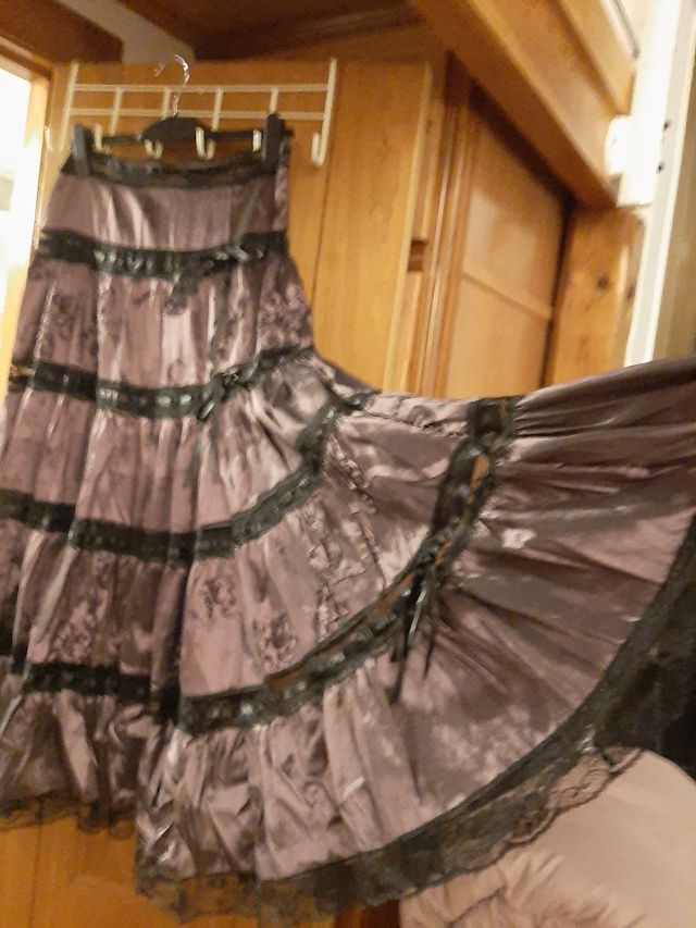 Falda larga: GÓTICA !!! ...