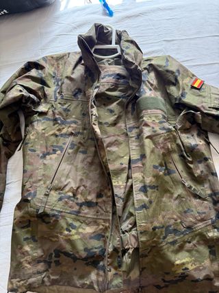 Chubasquero completo militar