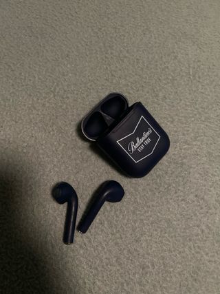 Cascos AirPods Ballantine's