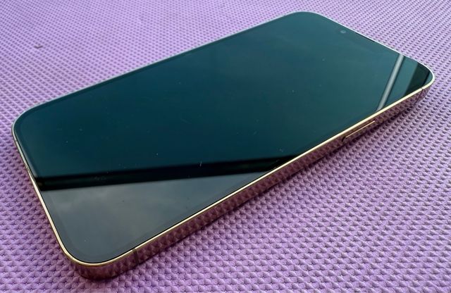 iPhone 13 Pro Max Gold da 1 TB in oro