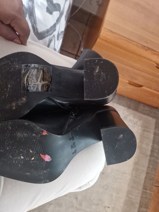 Botines negros de tacón