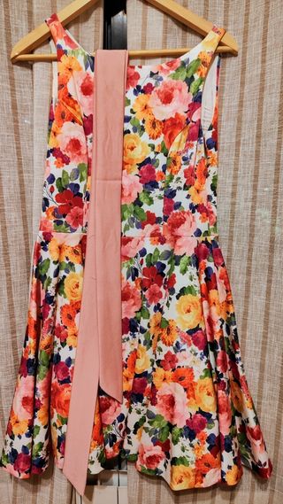 Vestido floral cóctel
