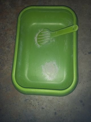 Transportín arenero y comederos