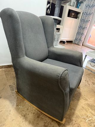 Sillón mecedora gris - Tela y madera