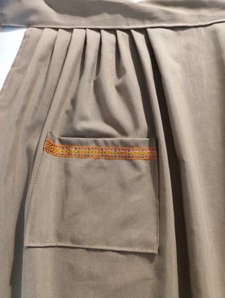 Delantal beige huertana