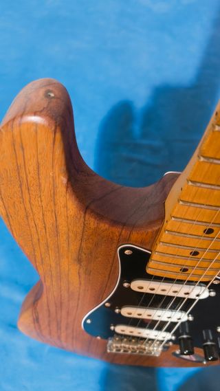 Guitarra de estudio, tipo Stratocaster