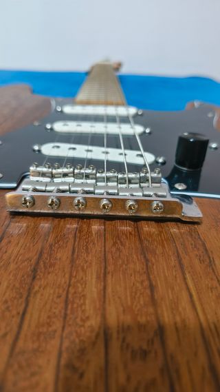 Guitarra de estudio, tipo Stratocaster