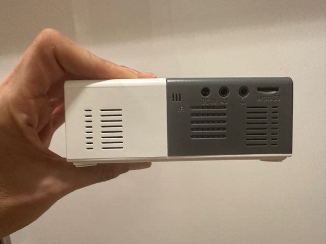 Proyector Prixton Cinema Mini 900 lúmenes