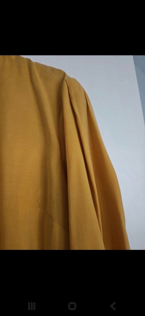 Blusa Sisley mostaza